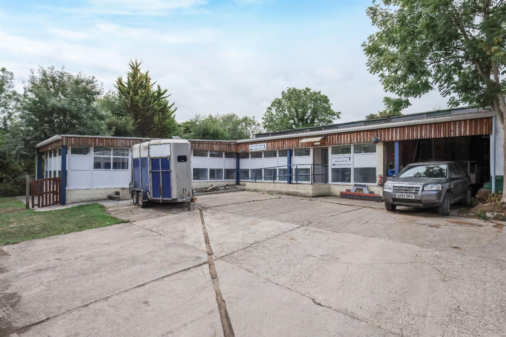 Downside House, Cattery & Equestrian Facilities, Sully Road, Penarth, CF64 2TR